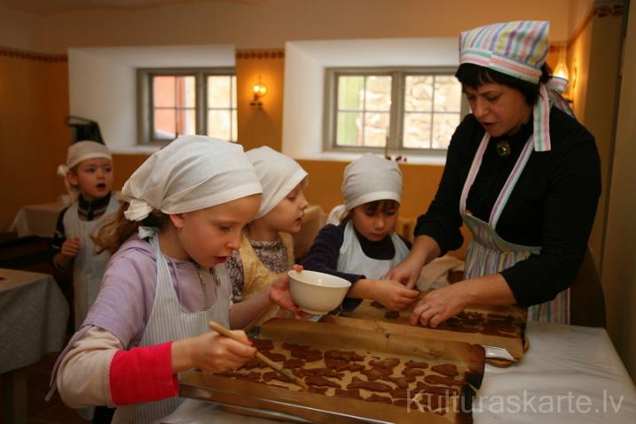 Programma "Ziemassvētku laiks Durbes pilī". Foto: Kristīne Ozola